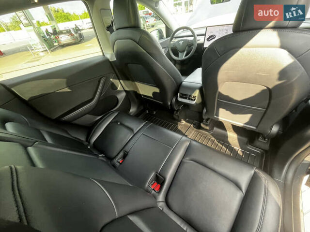 Серый Тесла Model Y, объемом двигателя 0 л и пробегом 137 тыс. км за 22900 $, фото 13 на Automoto.ua