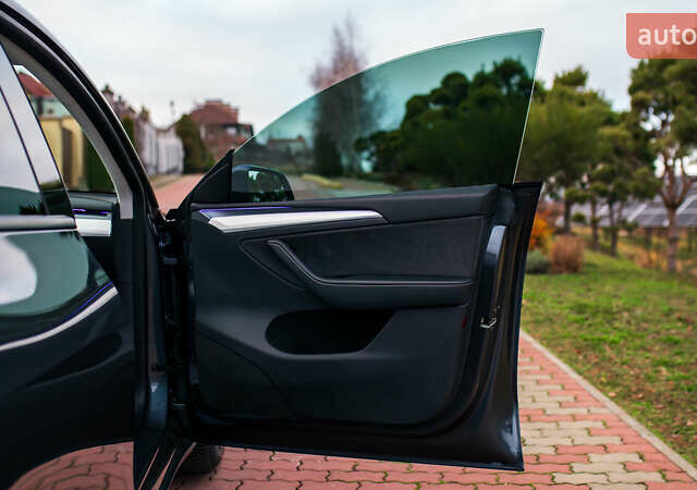 Сірий Тесла Model Y, об'ємом двигуна 0 л та пробігом 75 тис. км за 26499 $, фото 39 на Automoto.ua