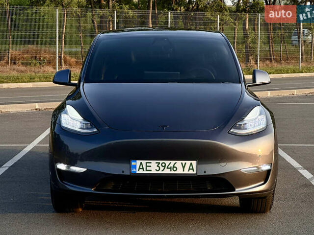 Сірий Тесла Model Y, об'ємом двигуна 0 л та пробігом 96 тис. км за 23499 $, фото 2 на Automoto.ua