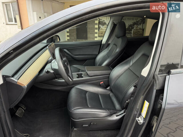 Серый Тесла Model Y, объемом двигателя 0 л и пробегом 170 тыс. км за 19500 $, фото 18 на Automoto.ua