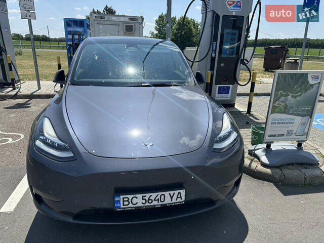 Серый Тесла Model Y, объемом двигателя 0 л и пробегом 49 тыс. км за 30700 $, фото 3 на Automoto.ua
