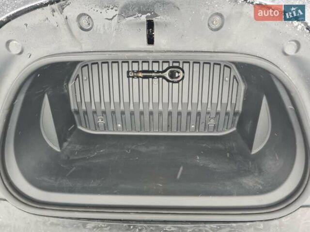 Серый Тесла Model Y, объемом двигателя 0 л и пробегом 85 тыс. км за 28500 $, фото 8 на Automoto.ua