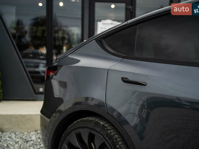 Серый Тесла Model Y, объемом двигателя 0 л и пробегом 122 тыс. км за 25400 $, фото 8 на Automoto.ua