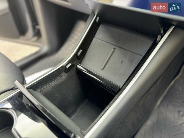 Серый Тесла Model Y, объемом двигателя 0 л и пробегом 211 тыс. км за 18950 $, фото 54 на Automoto.ua