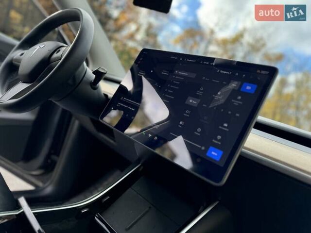 Серый Тесла Model Y, объемом двигателя 0 л и пробегом 211 тыс. км за 18950 $, фото 53 на Automoto.ua