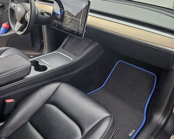 Тесла Model Y 2021 в Мукачеве на Automoto.ua Серый Тесла Model Y, объемом двигателя 0 л и пробегом 62 тыс. км за 26950 $, фото 14 на Automoto.ua