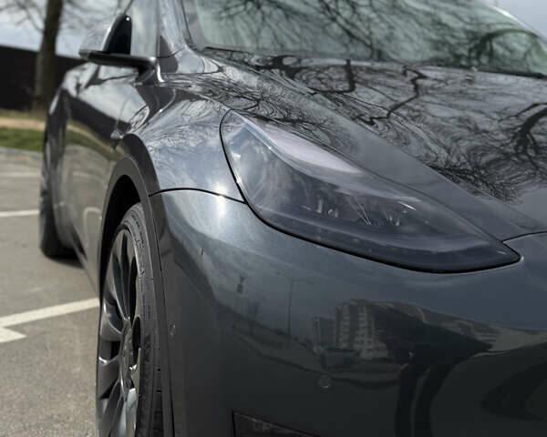 Серый Тесла Model Y, объемом двигателя 0 л и пробегом 96 тыс. км за 27500 $, фото 27 на Automoto.ua