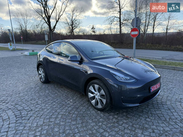 Серый Тесла Model Y, объемом двигателя 0 л и пробегом 51 тыс. км за 24000 $, фото 3 на Automoto.ua