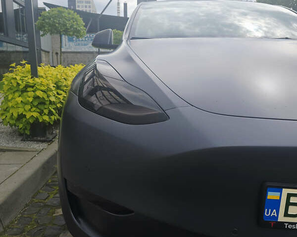 Серый Тесла Model Y, объемом двигателя 0 л и пробегом 45 тыс. км за 27000 $, фото 6 на Automoto.ua