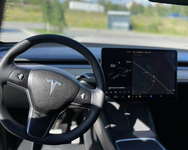 Серый Тесла Model Y, объемом двигателя 0 л и пробегом 69 тыс. км за 24100 $, фото 20 на Automoto.ua