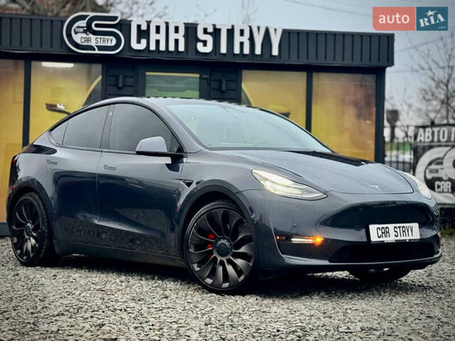 Серый Тесла Model Y, объемом двигателя 0 л и пробегом 107 тыс. км за 23999 $, фото 5 на Automoto.ua