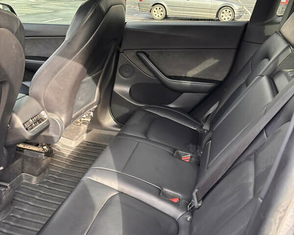 Тесла Model Y 2021 в Львове на Automoto.ua Серый Тесла Model Y, объемом двигателя 0 л и пробегом 135 тыс. км за 19300 $, фото 16 на Automoto.ua