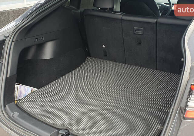 Тесла Model Y 2021 в Киеве на Automoto.ua Серый Тесла Model Y, объемом двигателя 0 л и пробегом 84 тыс. км за 27900 $, фото 28 на Automoto.ua