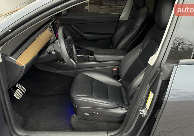 Серый Тесла Model Y, объемом двигателя 0 л и пробегом 138 тыс. км за 20200 $, фото 21 на Automoto.ua