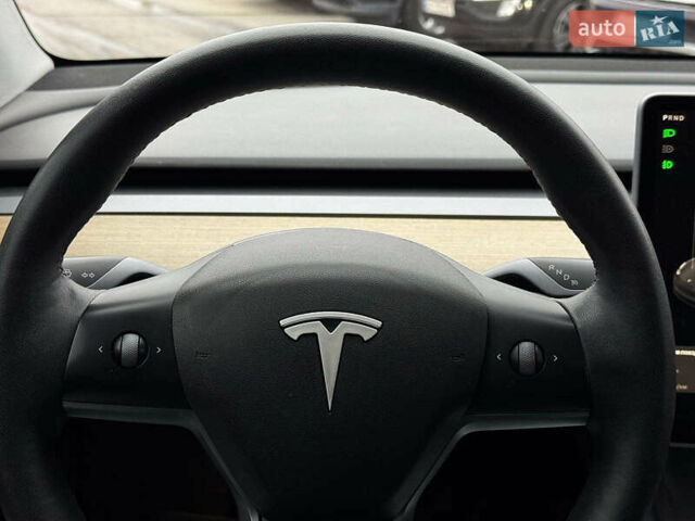 Серый Тесла Model Y, объемом двигателя 0 л и пробегом 98 тыс. км за 29490 $, фото 19 на Automoto.ua