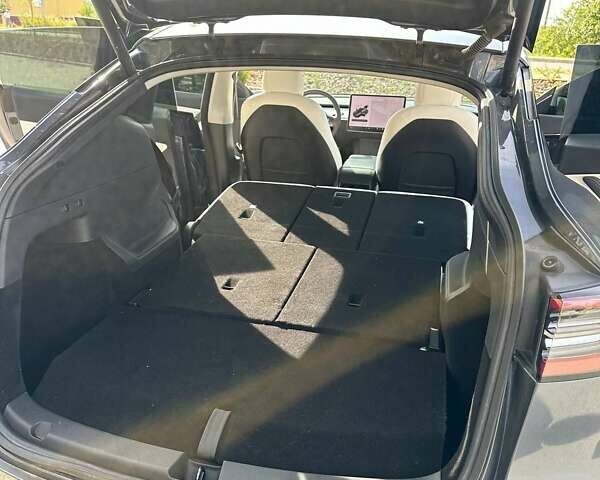 Серый Тесла Model Y, объемом двигателя 0 л и пробегом 74 тыс. км за 27800 $, фото 9 на Automoto.ua