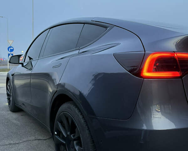 Серый Тесла Model Y, объемом двигателя 0 л и пробегом 49 тыс. км за 26500 $, фото 6 на Automoto.ua