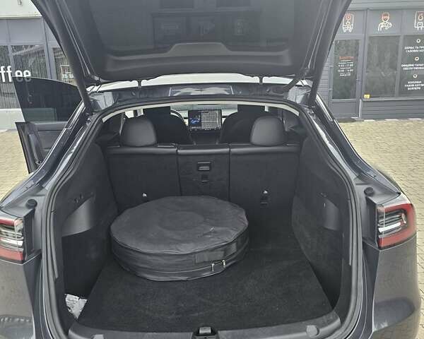 Тесла Model Y 2021 в Мукачеве на Automoto.ua Серый Тесла Model Y, объемом двигателя 0 л и пробегом 62 тыс. км за 26950 $, фото 12 на Automoto.ua