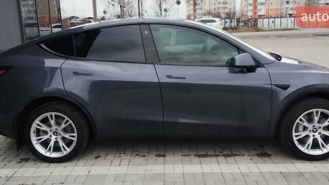 Серый Тесла Model Y, объемом двигателя 0 л и пробегом 178 тыс. км за 21000 $, фото 3 на Automoto.ua