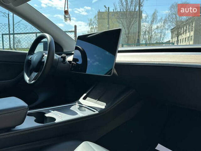 Серый Тесла Model Y, объемом двигателя 0 л и пробегом 68 тыс. км за 25500 $, фото 25 на Automoto.ua