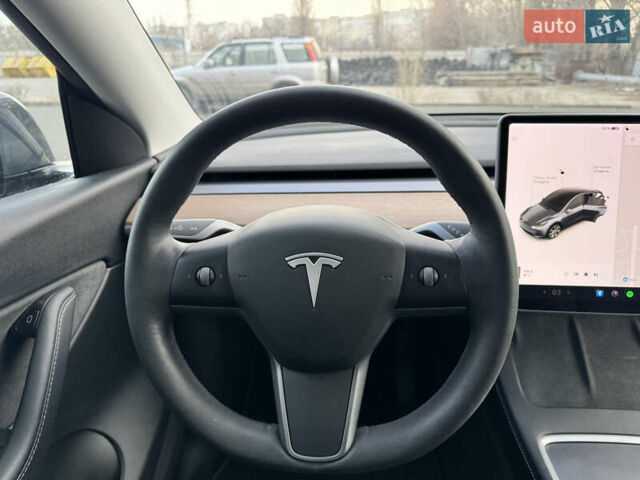Серый Тесла Model Y, объемом двигателя 0 л и пробегом 33 тыс. км за 23999 $, фото 25 на Automoto.ua