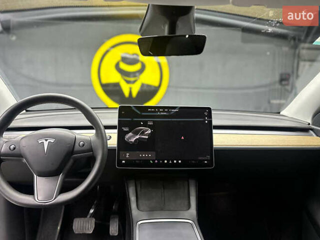 Серый Тесла Model Y, объемом двигателя 0 л и пробегом 20 тыс. км за 27500 $, фото 11 на Automoto.ua