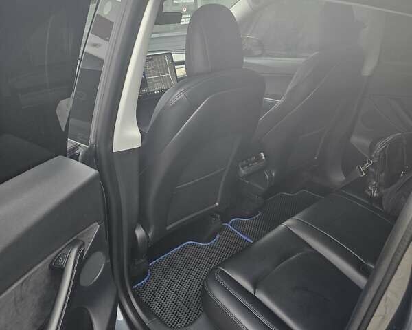 Тесла Model Y 2021 в Мукачеве на Automoto.ua Серый Тесла Model Y, объемом двигателя 0 л и пробегом 62 тыс. км за 26950 $, фото 2 на Automoto.ua