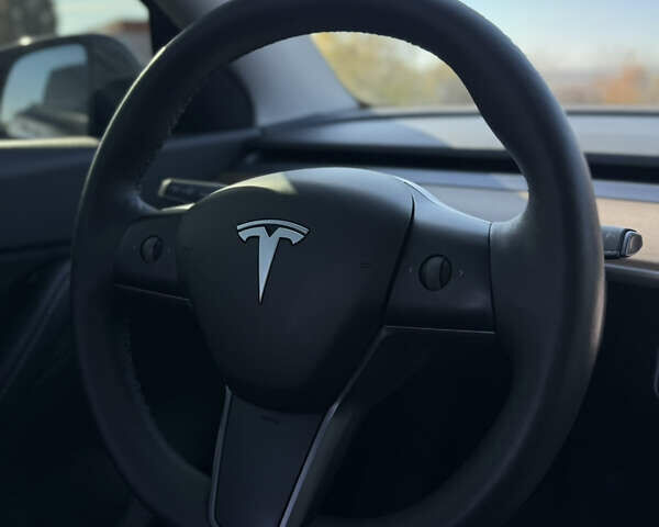 Серый Тесла Model Y, объемом двигателя 0 л и пробегом 44 тыс. км за 26000 $, фото 43 на Automoto.ua