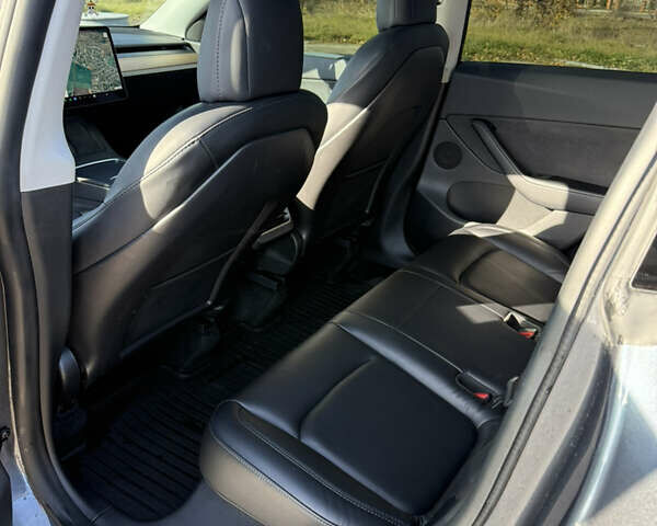 Серый Тесла Model Y, объемом двигателя 0 л и пробегом 44 тыс. км за 26000 $, фото 32 на Automoto.ua
