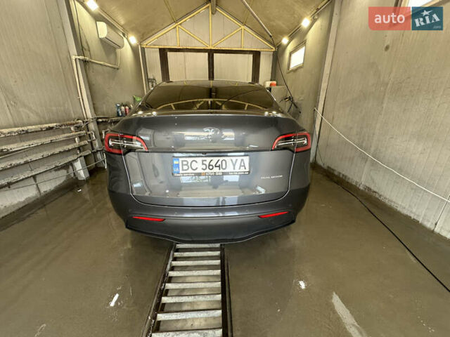 Серый Тесла Model Y, объемом двигателя 0 л и пробегом 55 тыс. км за 29000 $, фото 8 на Automoto.ua
