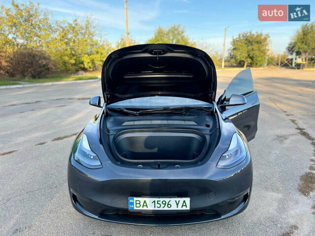 Серый Тесла Model Y, объемом двигателя 0 л и пробегом 32 тыс. км за 29500 $, фото 23 на Automoto.ua
