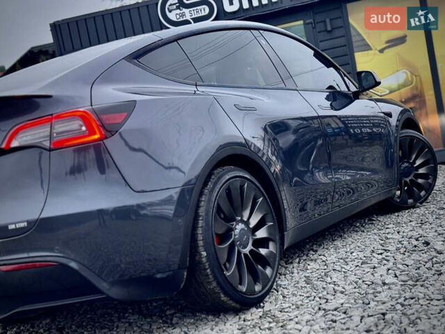 Серый Тесла Model Y, объемом двигателя 0 л и пробегом 107 тыс. км за 23999 $, фото 22 на Automoto.ua