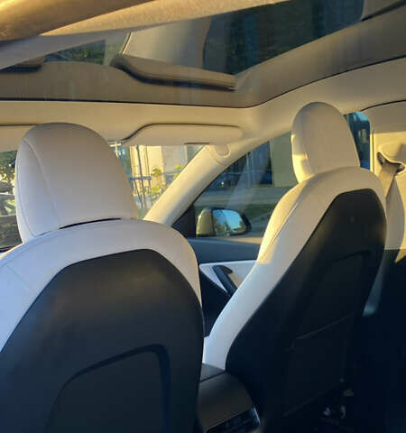 Серый Тесла Model Y, объемом двигателя 0 л и пробегом 98 тыс. км за 25300 $, фото 6 на Automoto.ua