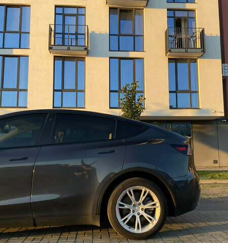 Серый Тесла Model Y, объемом двигателя 0 л и пробегом 98 тыс. км за 25300 $, фото 15 на Automoto.ua