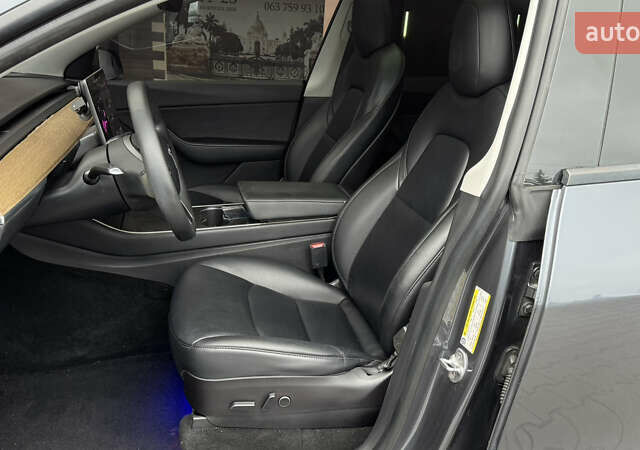 Серый Тесла Model Y, объемом двигателя 0 л и пробегом 138 тыс. км за 20200 $, фото 22 на Automoto.ua