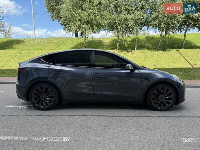 Серый Тесла Model Y, объемом двигателя 0 л и пробегом 42 тыс. км за 29900 $, фото 5 на Automoto.ua