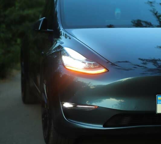 Серый Тесла Model Y, объемом двигателя 0 л и пробегом 85 тыс. км за 25000 $, фото 1 на Automoto.ua