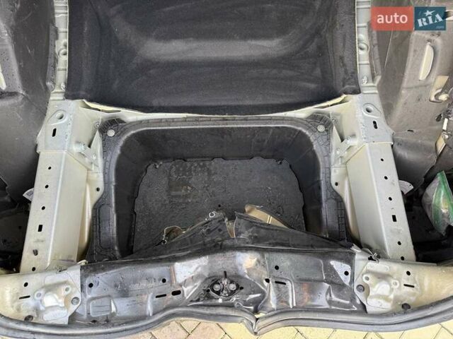 Сірий Тесла Model Y, об'ємом двигуна 0 л та пробігом 180 тис. км за 16900 $, фото 8 на Automoto.ua