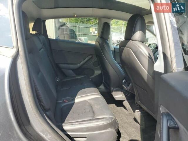 Серый Тесла Model Y, объемом двигателя 0 л и пробегом 81 тыс. км за 17500 $, фото 10 на Automoto.ua