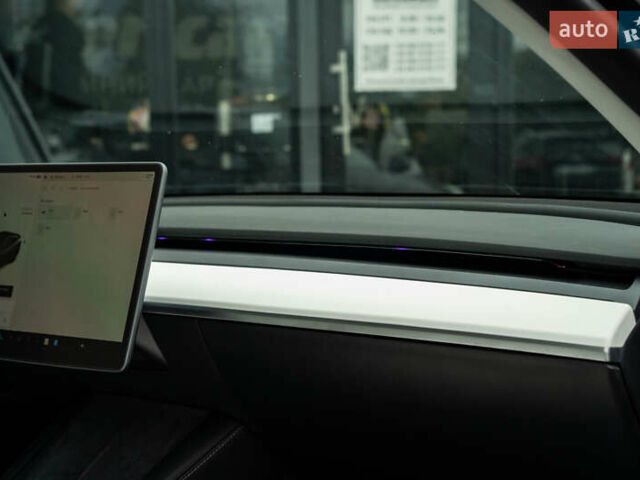 Серый Тесла Model Y, объемом двигателя 0 л и пробегом 122 тыс. км за 25400 $, фото 30 на Automoto.ua
