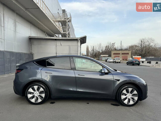 Серый Тесла Model Y, объемом двигателя 0 л и пробегом 33 тыс. км за 23999 $, фото 13 на Automoto.ua