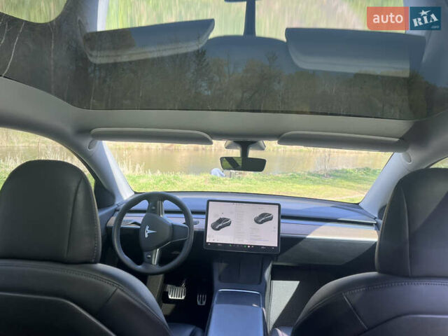 Серый Тесла Model Y, объемом двигателя 0 л и пробегом 68 тыс. км за 33000 $, фото 11 на Automoto.ua