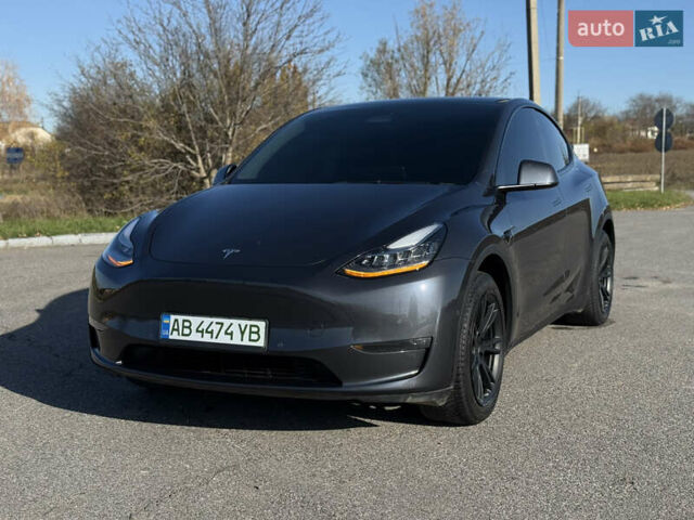 Серый Тесла Model Y, объемом двигателя 0 л и пробегом 44 тыс. км за 26000 $, фото 2 на Automoto.ua