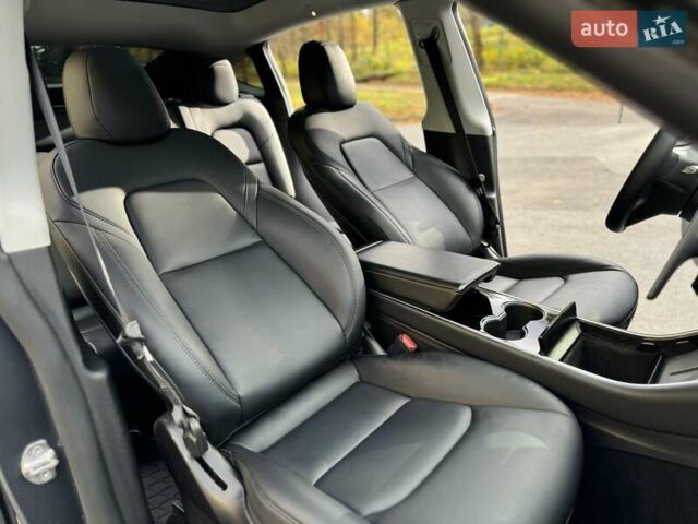 Серый Тесла Model Y, объемом двигателя 0 л и пробегом 211 тыс. км за 18950 $, фото 57 на Automoto.ua