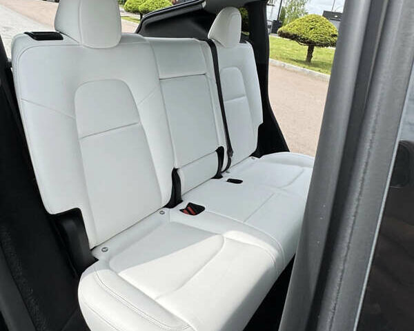Серый Тесла Model Y, объемом двигателя 0 л и пробегом 20 тыс. км за 21500 $, фото 1 на Automoto.ua