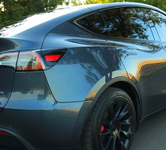 Серый Тесла Model Y, объемом двигателя 0 л и пробегом 85 тыс. км за 25000 $, фото 20 на Automoto.ua