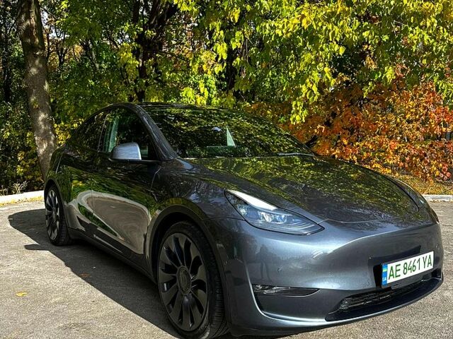 Тесла Model Y 2021 в Каменское - Днепродзержинск на Automoto.ua Серый Тесла Model Y, объемом двигателя 0 л и пробегом 62 тыс. км за 29000 $, фото 2 на Automoto.ua