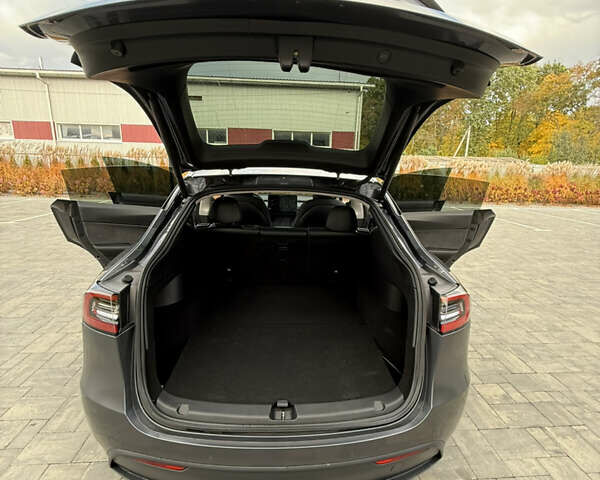 Сірий Тесла Model Y, об'ємом двигуна 0 л та пробігом 110 тис. км за 30000 $, фото 17 на Automoto.ua