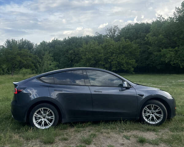 Серый Тесла Model Y, объемом двигателя 0 л и пробегом 75 тыс. км за 24500 $, фото 6 на Automoto.ua