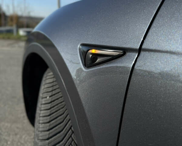 Серый Тесла Model Y, объемом двигателя 0 л и пробегом 44 тыс. км за 26000 $, фото 20 на Automoto.ua
